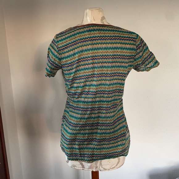 Koi scrub top. - Picture 2 of 4